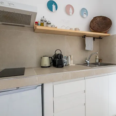 Minima بيسْكيتْشّي