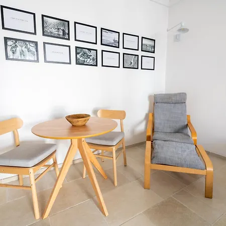 Minima بيسْكيتْشّي